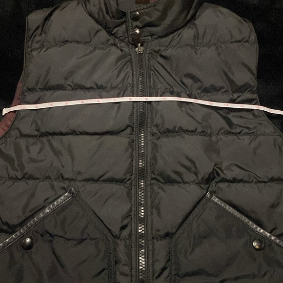 Men's Black Quilted Vest - Picture 7 of 7